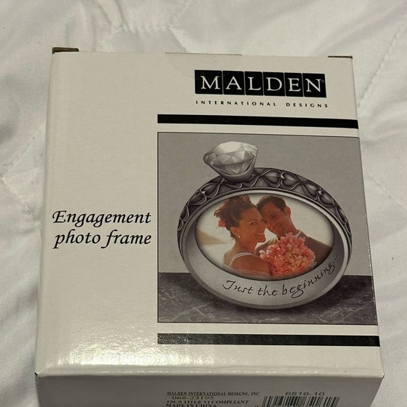 Malden Diamond Ring Picture Frame - Picture 3 of 3
